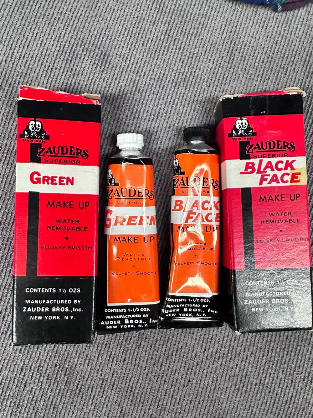 Vintage Zauders Halloween make up black face & green